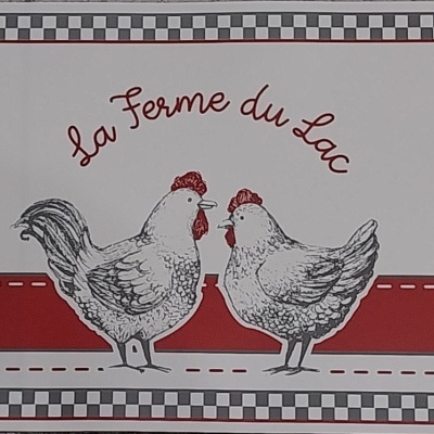 Individual com galo e galinha.