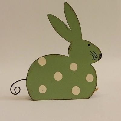 Coelho rústico em metal  - verde com pintas brancas.