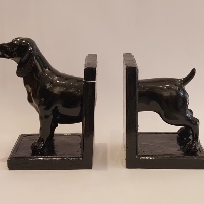 Cerra-livros - Cão.