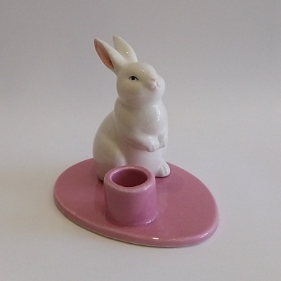 Castiçal  em porcelana com coelho branco.