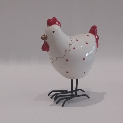 Galinha  em cerâmica com as patas em metal - modelo 1.