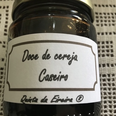 Cabaz singular : Azeite, frutos secos, vinho e compota