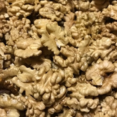 Cabaz singular : Azeite, frutos secos, vinho e compota
