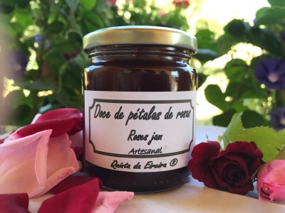 Doce de Pétalas de Rosas