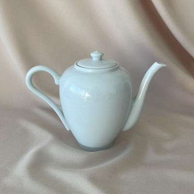 Bule Redondo Branco em Porcelana