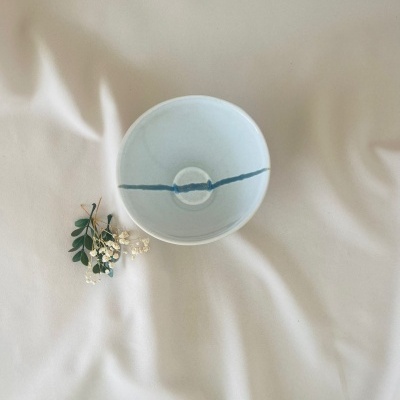 Taça Branca com Risca Azul