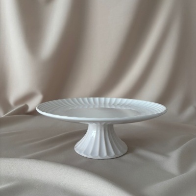 Prato Bolo com Pé Branco