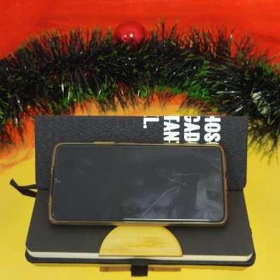 Bloco de notas personalizado com suporte para telemóvel