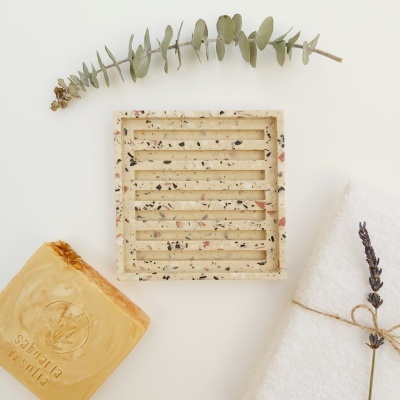 Saboneteira de jesmonite - quadrada Saboneteira de jesmonite - quadrada