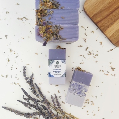 Sabonete - Flores de Lavanda e Malva Sabonete - Flores de Lavanda e Malva