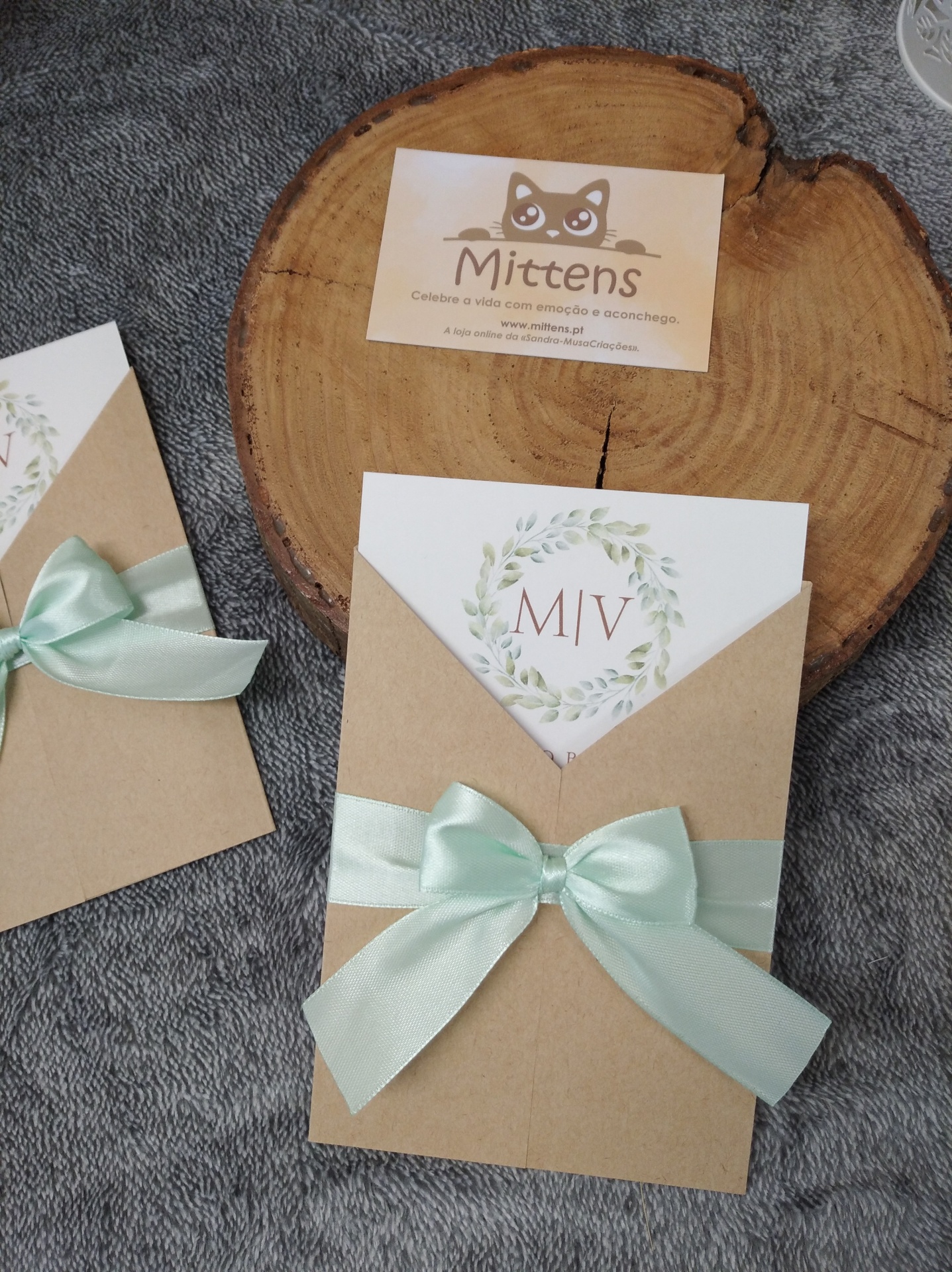 Convite de batismo verde água e kraft