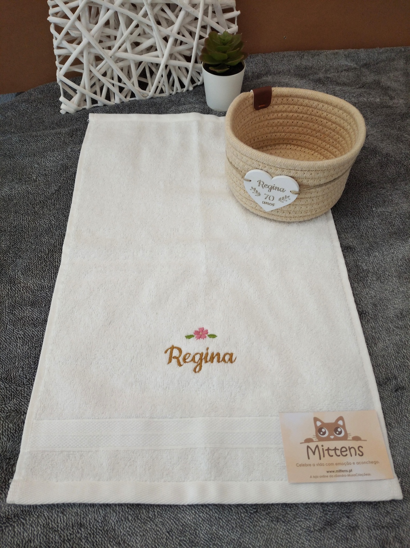 Conjunto de cesto e toalha