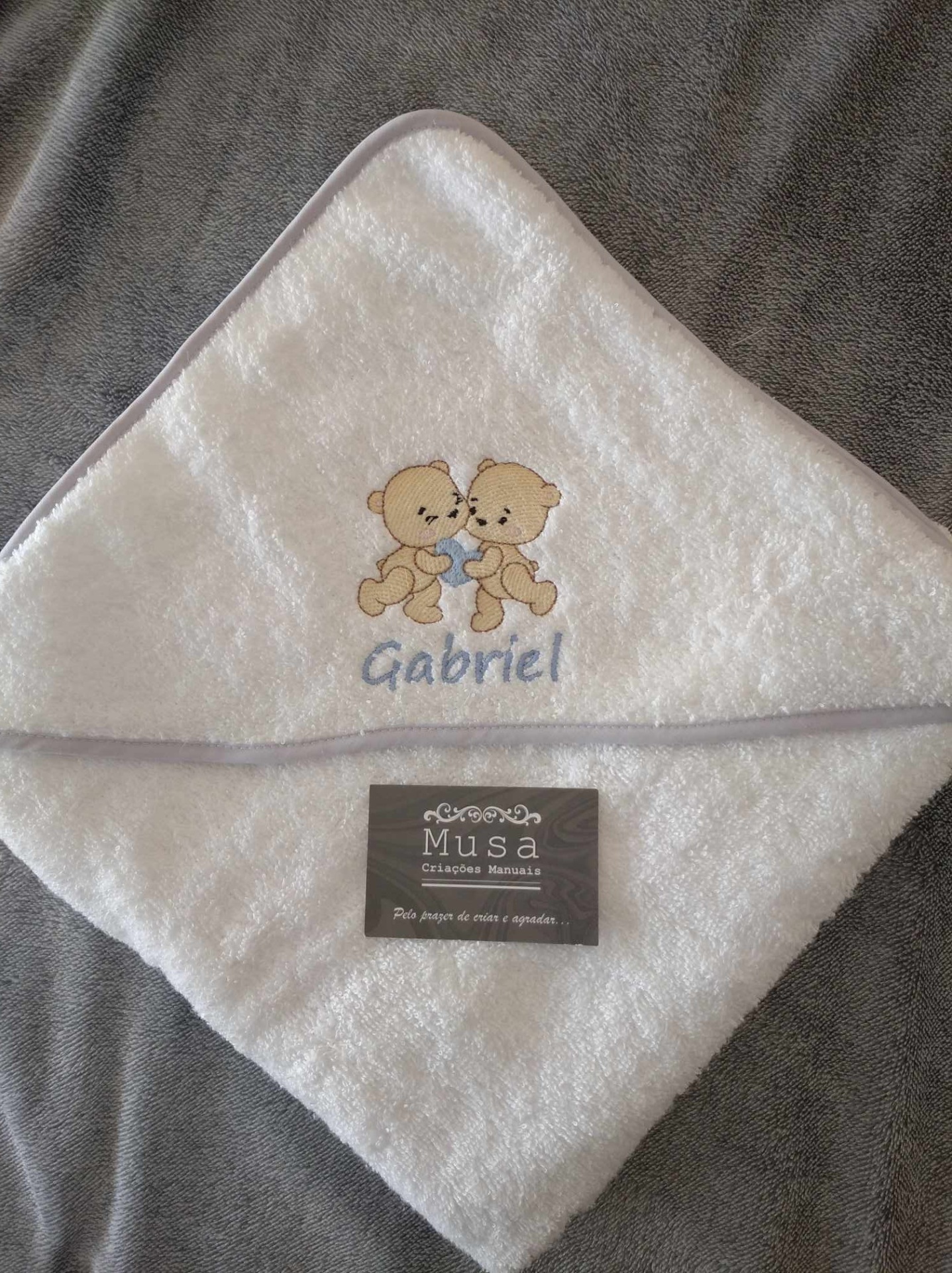 Toalha com capuz bordado 1