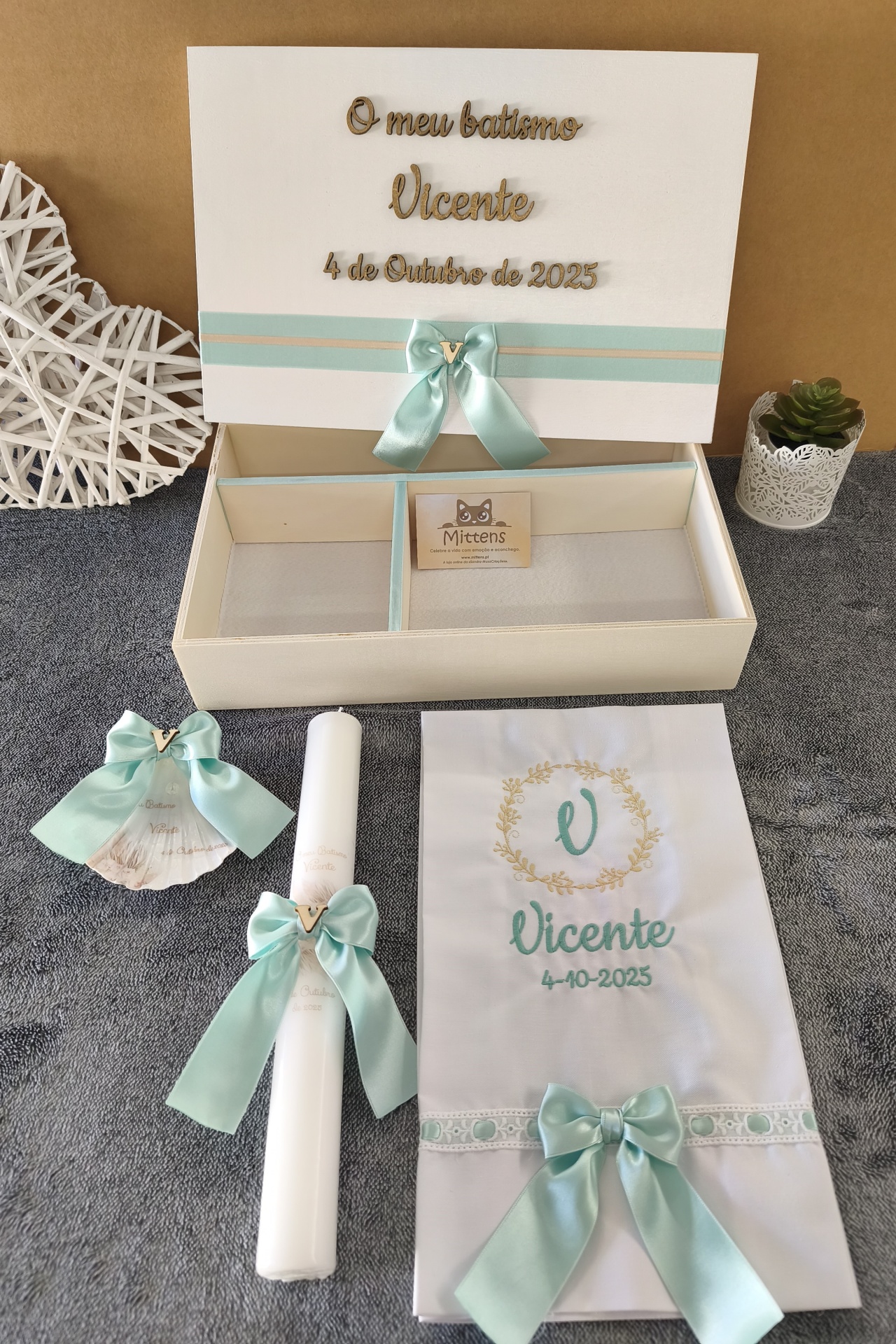 Conjunto de batismo: modelo 1 (em verde água)