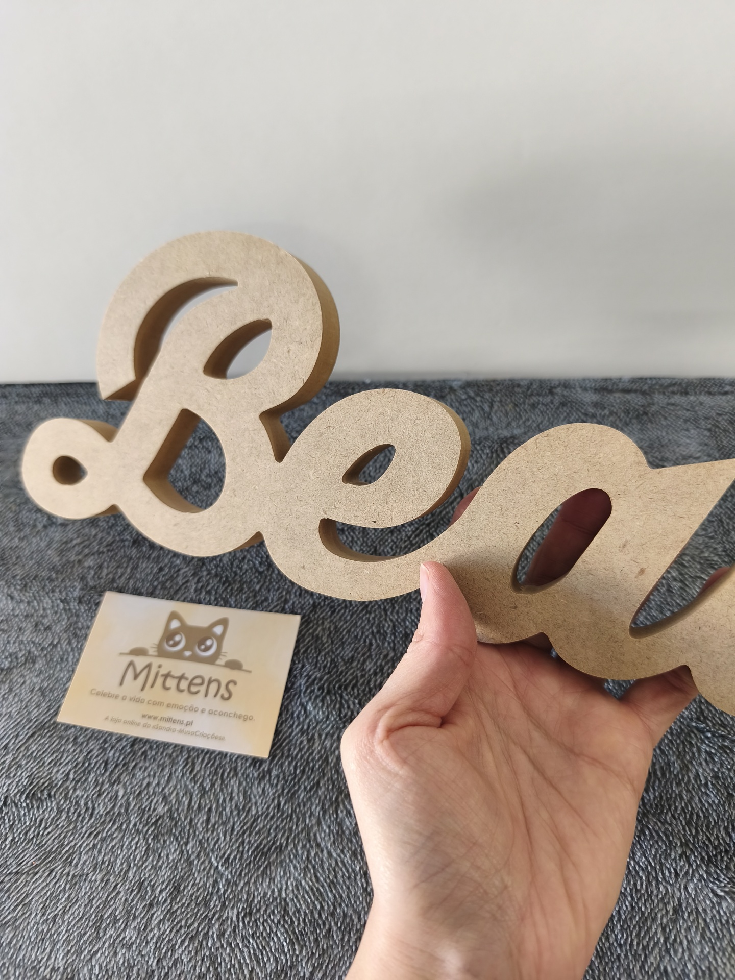 Nome para pousar em madeira (com coroa)