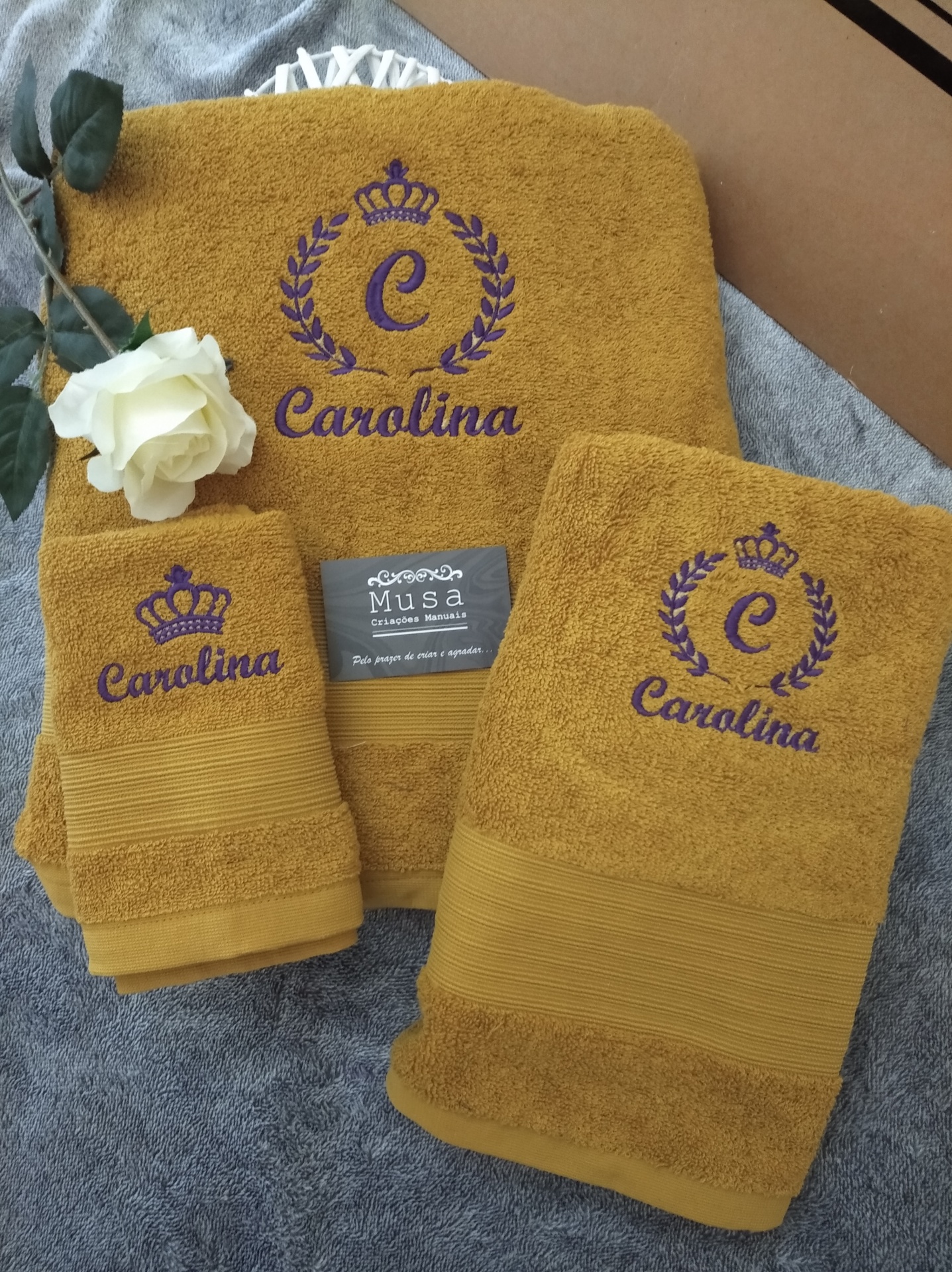 Toalhas bordadas com brasão