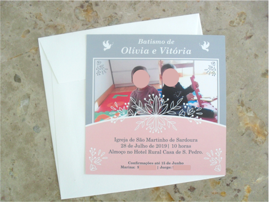 Convite de batismo: quadrado rosa