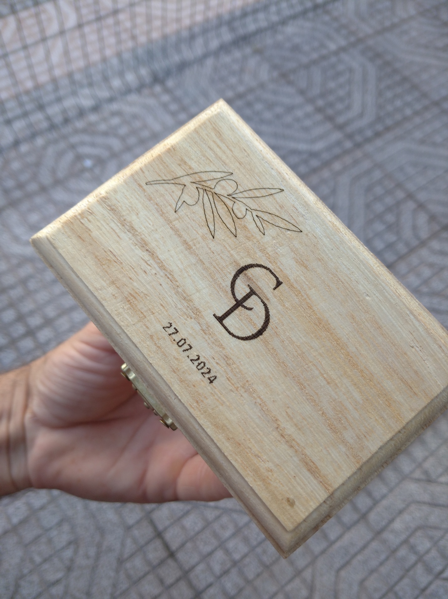 Porta alianças: caixa de madeira