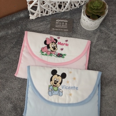 Porta documentos  bordado (Minnie ou Mickey)