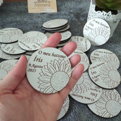 Lembrança: íman redondo em mdf branco