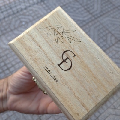 Porta alianças: caixa de madeira