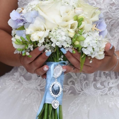 2 Medalhas para o bouquet + coração