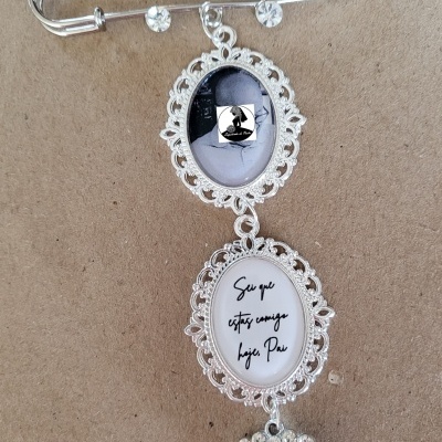 Alfinete+ 2 Medalhas+ Coração