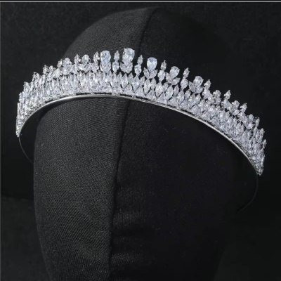 Tiara de Noiva Letícia