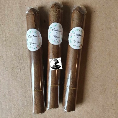 Charuto com etiqueta