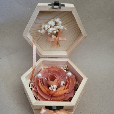 Caixa Porta Alianças com logotipo