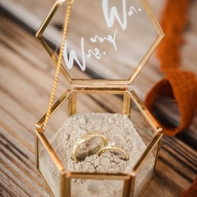 CAIXA PORTA ALIANÇAS EM VIDRO