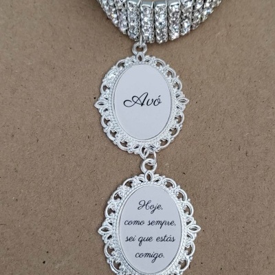 Argola de Brilhantes + Coração + 2 medalhas