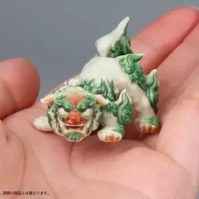 Puripura Shisa On The Desk