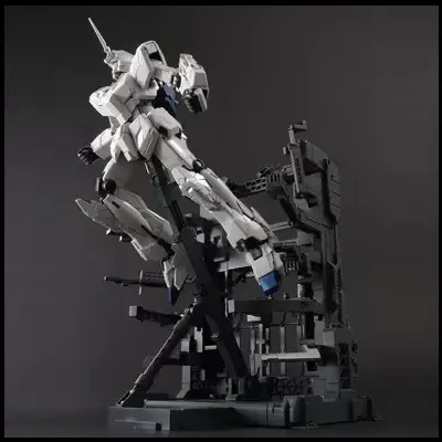 Master Grade 1/100 RX-0 Unicorn Gundam HD Color + MS Cage