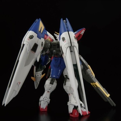 Real Grade RG 1/144 Wing Gundam Zero