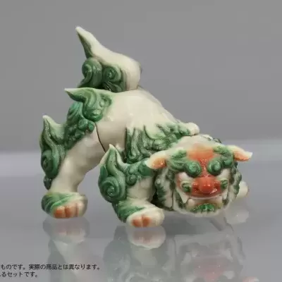 Puripura Shisa On The Desk