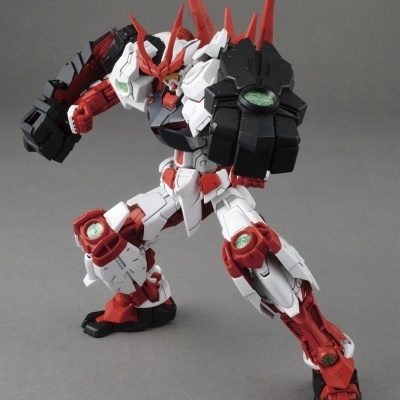 Master Grade MG 1/100 Sengoku Astray Gundam