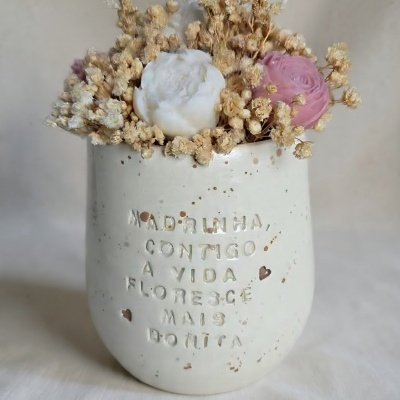 Bouquet perfumado em vaso de cerâmica