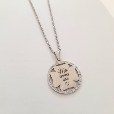 Colar trevo com brilhantes prateado