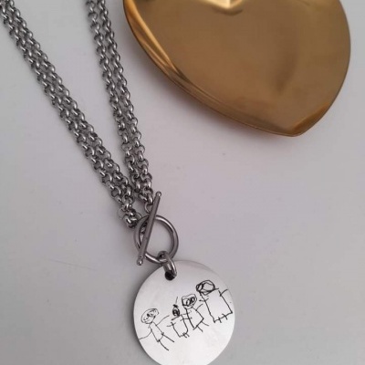 Colar com desenho personalizado