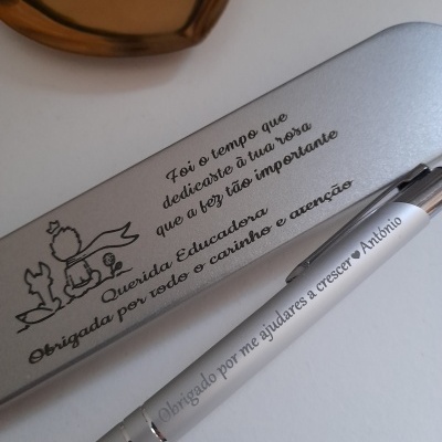 Conjunto de caixa e caneta Princepezinho ( prateada )