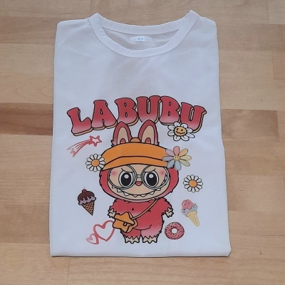 T-shirt Labubu