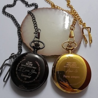 Relógio de bolso dourado