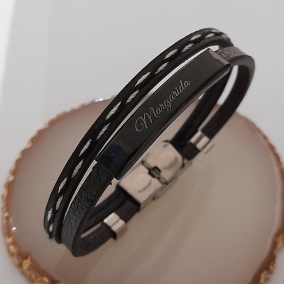 Pulseira dupla, medalha preta