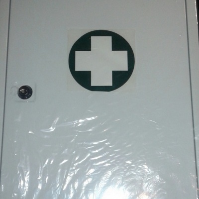 Armário metálico com chave e recarga