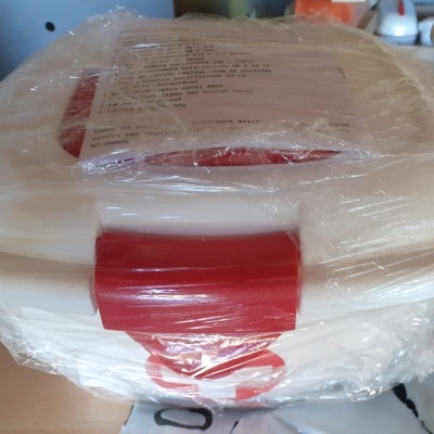 Mala de primeiros socorros com prateleira