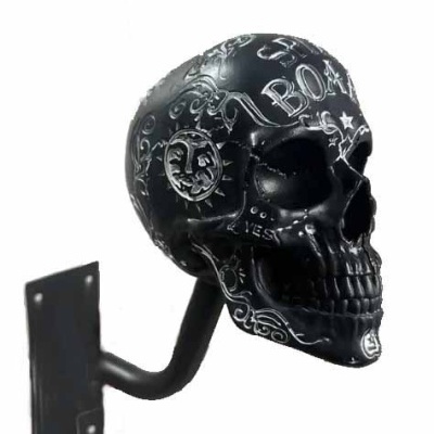 Suporte de parede para capacete, formato caveira