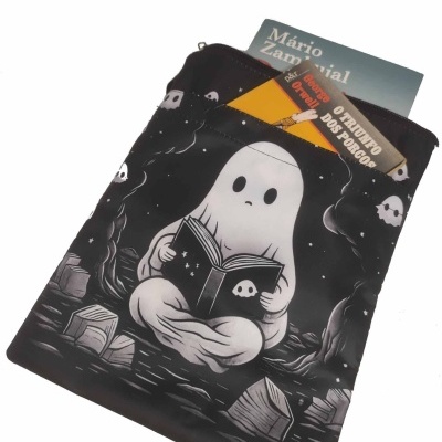 Porta-livros com fantasma