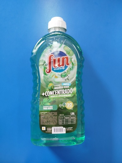 Detergente líquido concentrado FUN orquídea verde 1.35lt (30 doses)