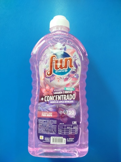 Detergente líquido concentrado FUN lavanda e hibisco 1.35lt (30 doses)